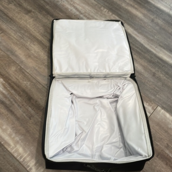 Scout bungalow solid black insulated potluck tote bag NEW - Picture 4 of 4